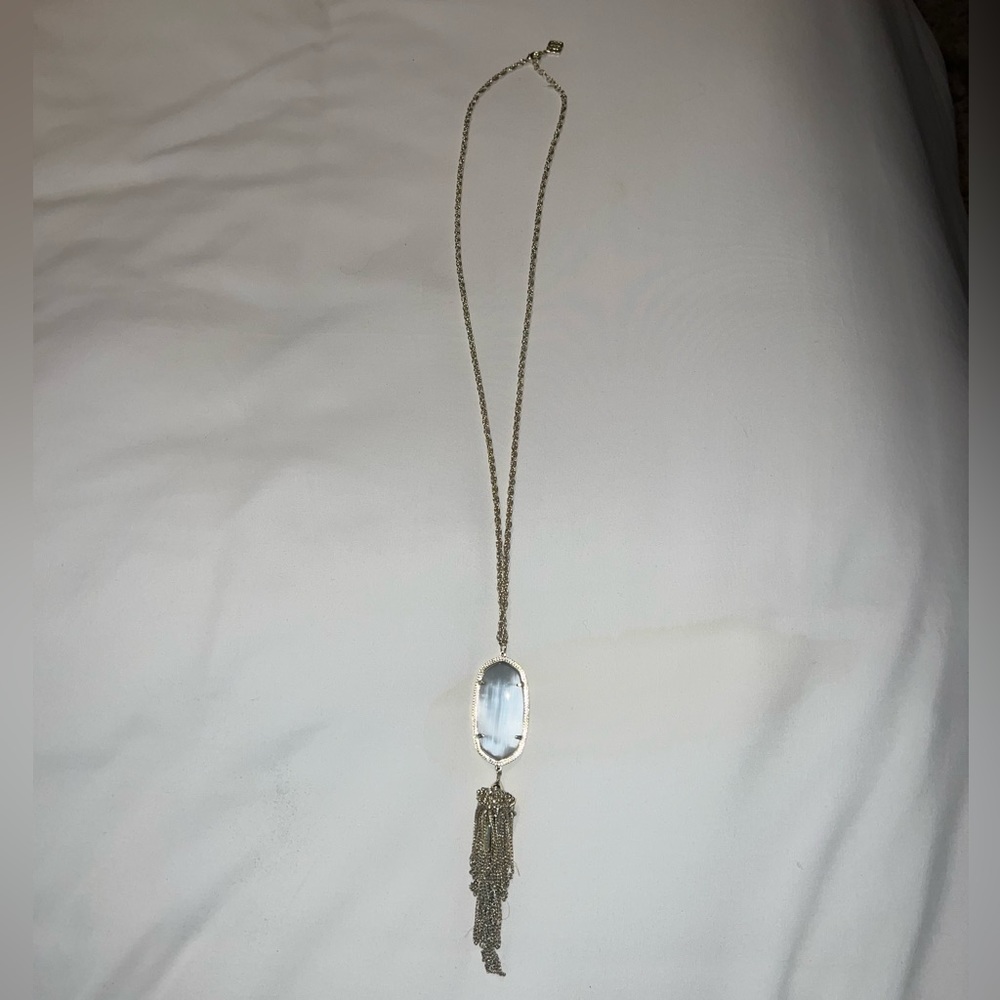 Kendra Scott Long Gold Neckless - Picture 2 of 5